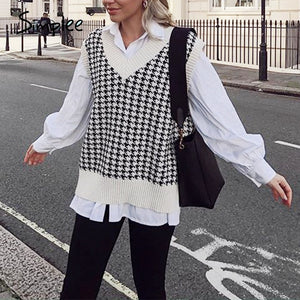 Simplee Women geometric khaki knitted sweater